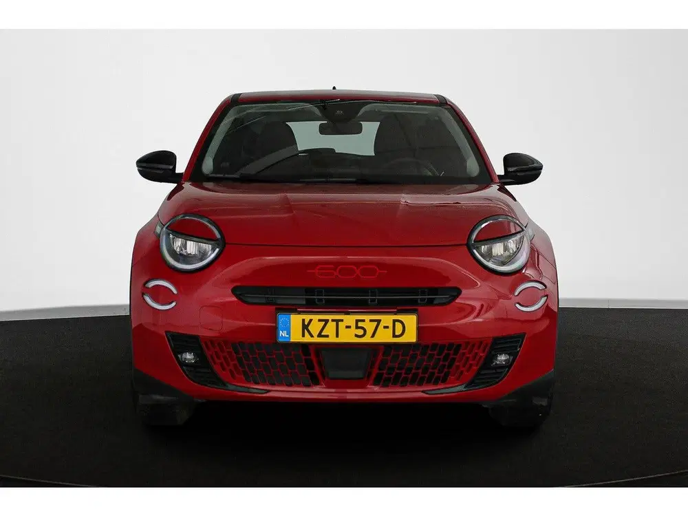 Fiat 600e RED 54 kWh Apple CarPlay Climate Control uit 2024, foto 14