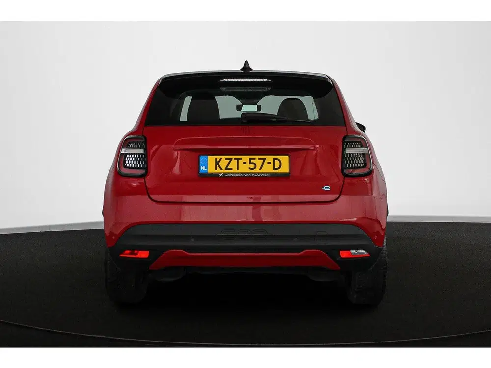 Fiat 600e RED 54 kWh Apple CarPlay Climate Control uit 2024, foto 15