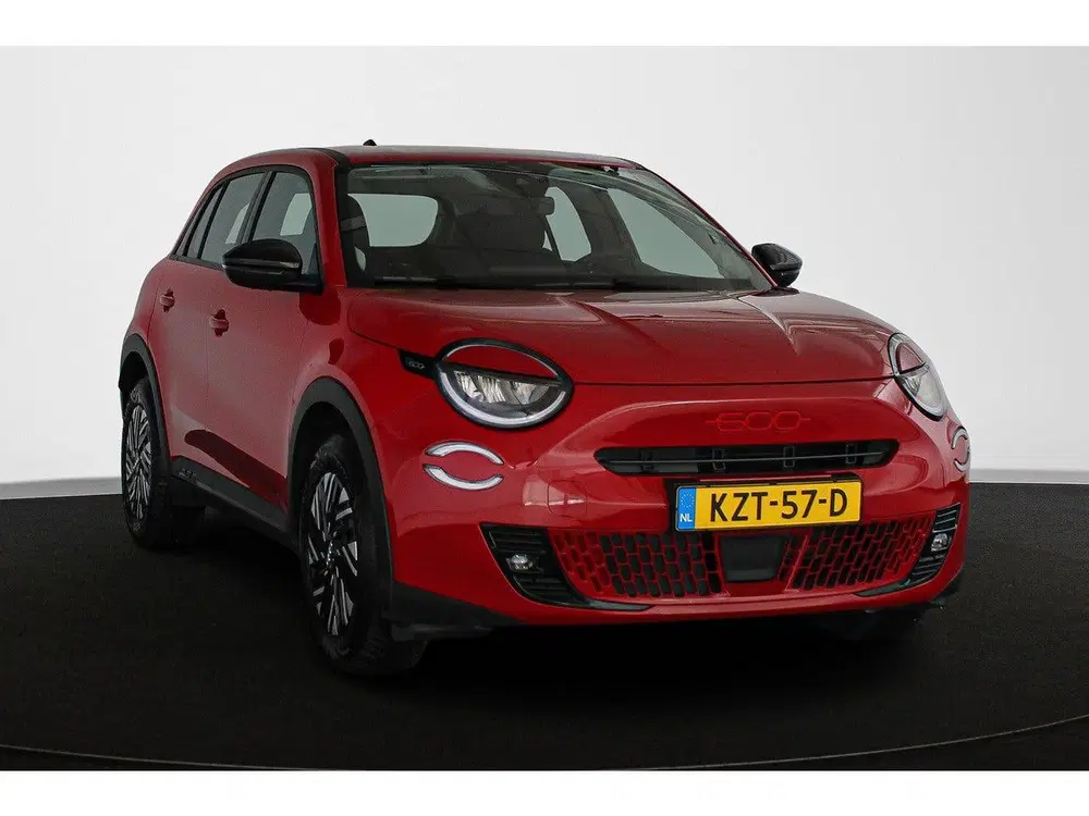 Fiat 600e RED 54 kWh Apple CarPlay Climate Control uit 2024, foto 2