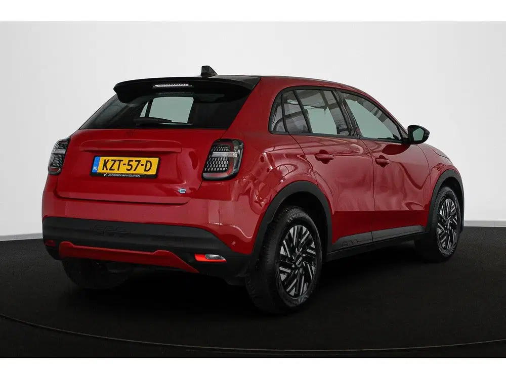 Fiat 600e RED 54 kWh Apple CarPlay Climate Control uit 2024, foto 3