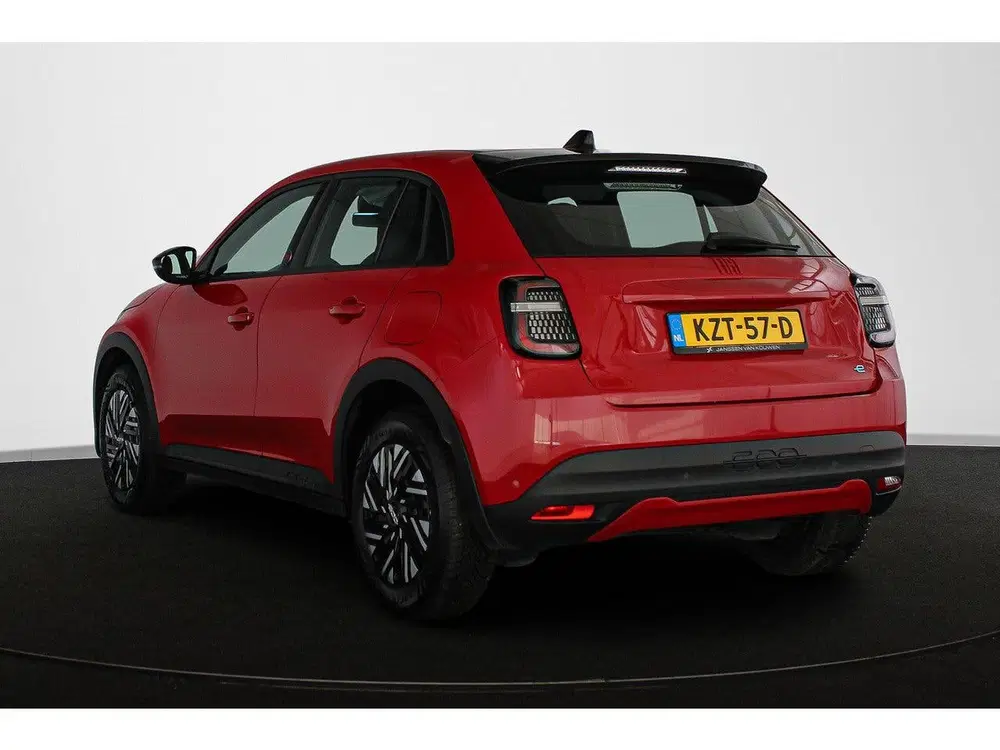 Fiat 600e RED 54 kWh Apple CarPlay Climate Control uit 2024, foto 4