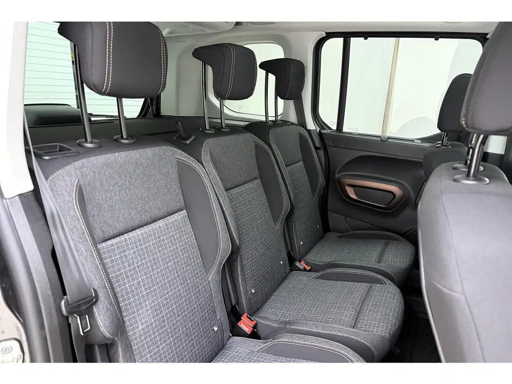 Peugeot Rifter 1.2 Puretech 130pk Automaat GT uit 2022, foto 14