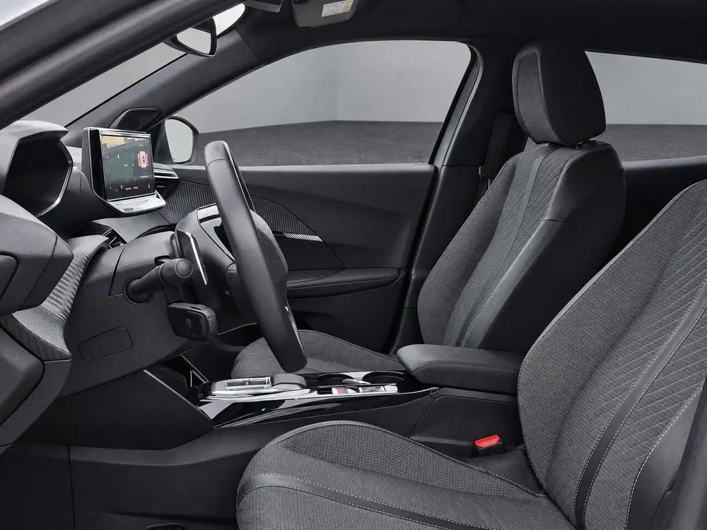 Peugeot 2008 1.2 Hybrid 145PK Allure Camera uit 2025, foto 15