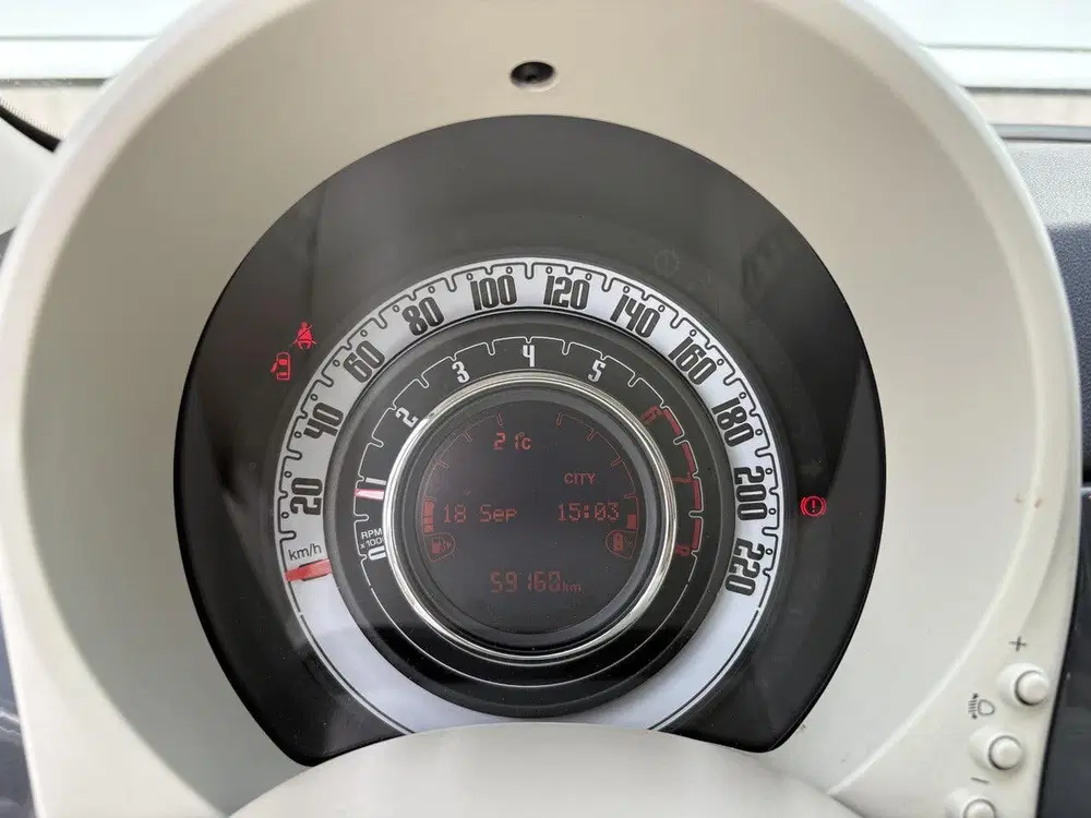 Fiat 500 1.0 Hybrid Lounge uit 2020, foto 14