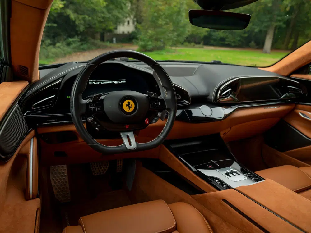 Ferrari Purosangue 6.5 V12 uit 2025, foto 10