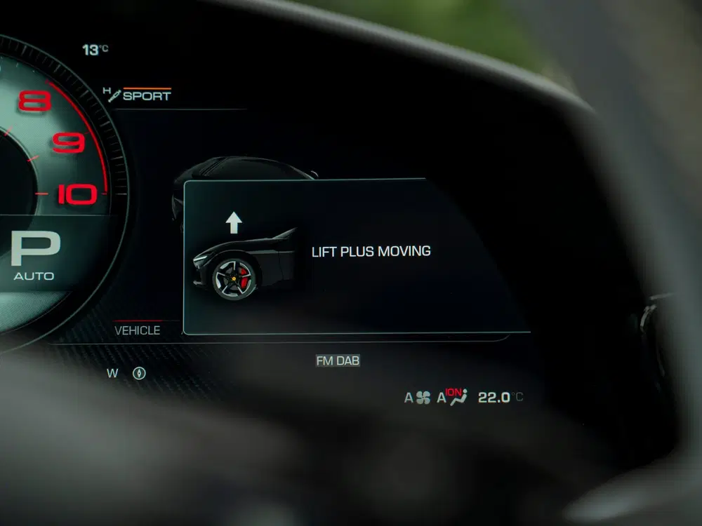 Ferrari Purosangue 6.5 V12 uit 2025, foto 11