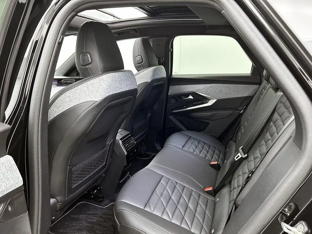 Peugeot 3008 Launch Edition 325 Dual Motor 73 kWh Leder uit 2026, foto 13
