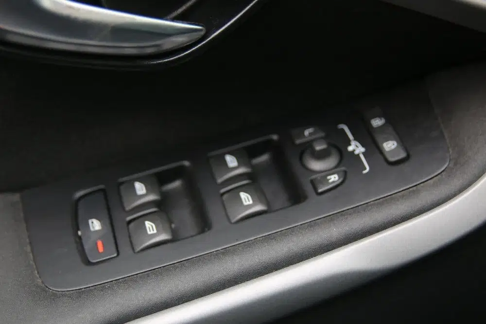 Volvo V40 2.0 T2 Momentum Navi uit 2020, foto 10