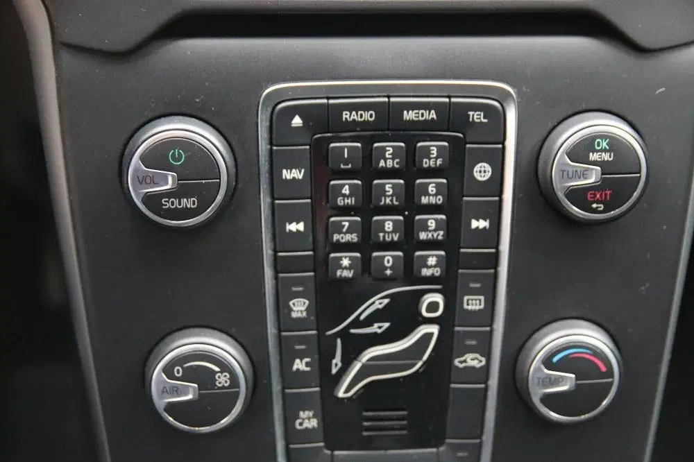 Volvo V40 2.0 T2 Momentum Navi uit 2020, foto 11