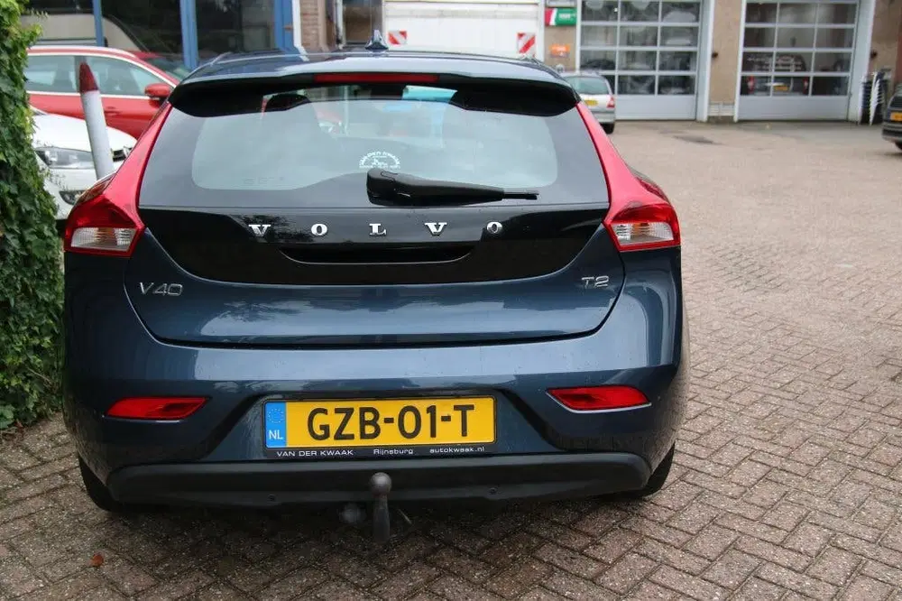 Volvo V40 2.0 T2 Momentum Navi uit 2020, foto 5