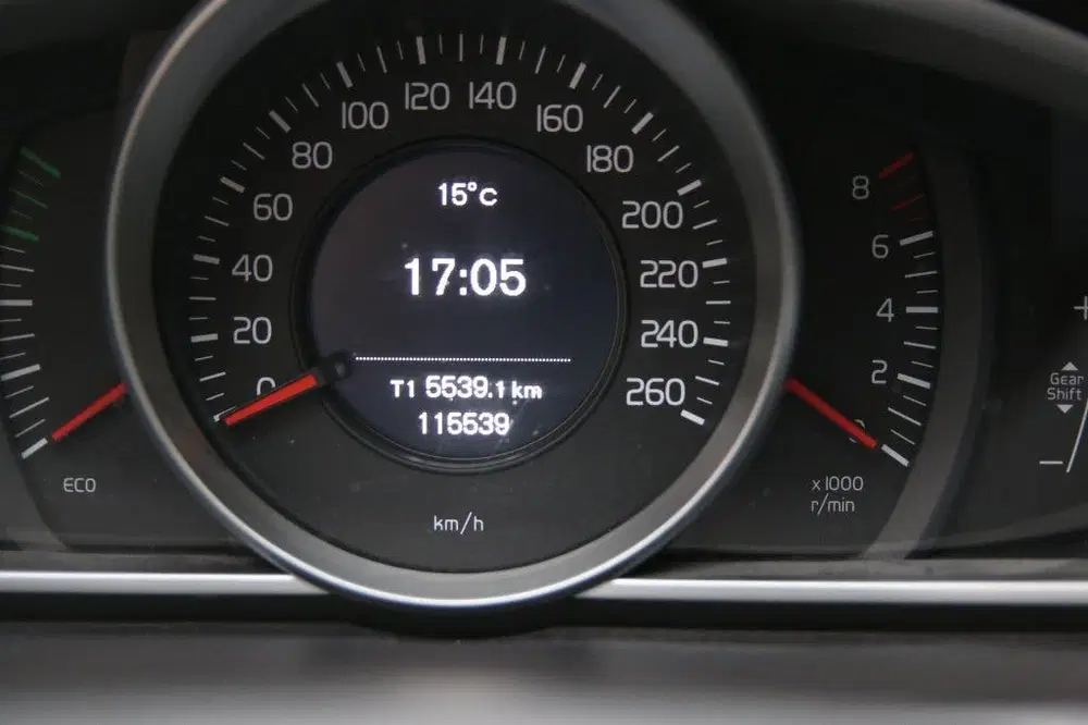 Volvo V40 2.0 T2 Momentum Navi uit 2020, foto 6