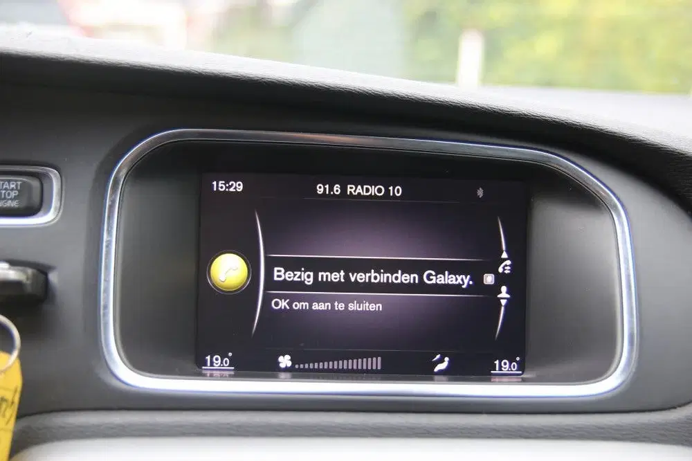 Volvo V40 2.0 T2 Momentum Navi uit 2020, foto 9