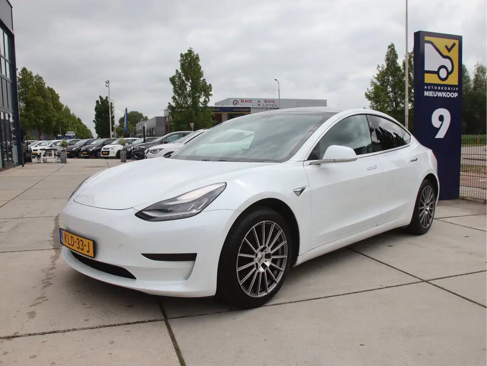 Tesla Model 3 60 kWh Performance look FULL LED uit 2020