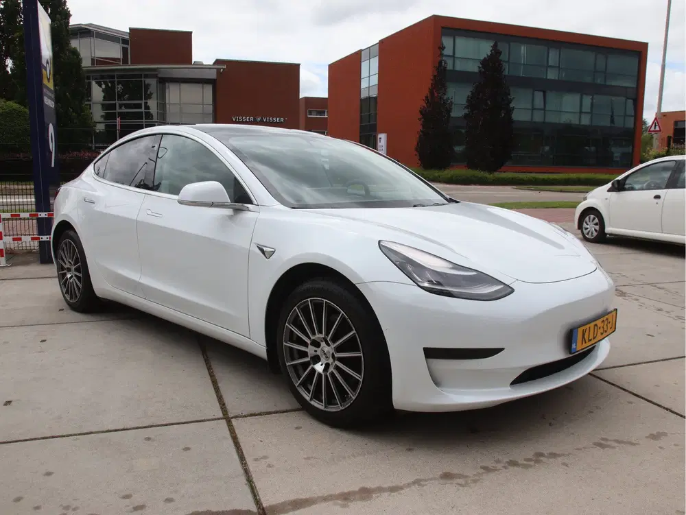 Tesla Model 3 60 kWh Performance look FULL LED uit 2020, foto 3