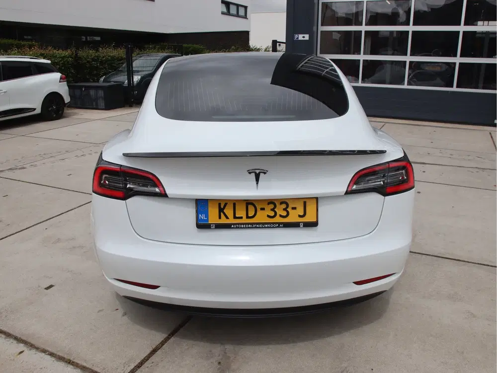 Tesla Model 3 60 kWh Performance look FULL LED uit 2020, foto 5