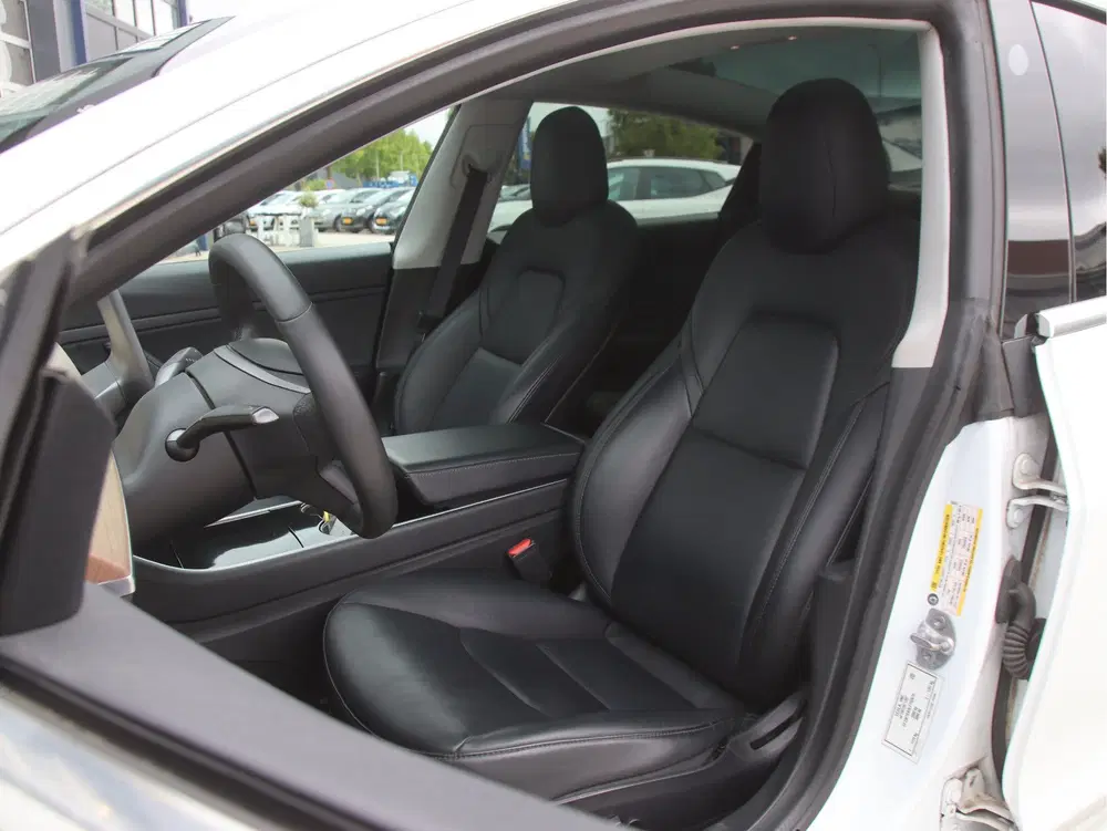 Tesla Model 3 60 kWh Performance look FULL LED uit 2020, foto 8