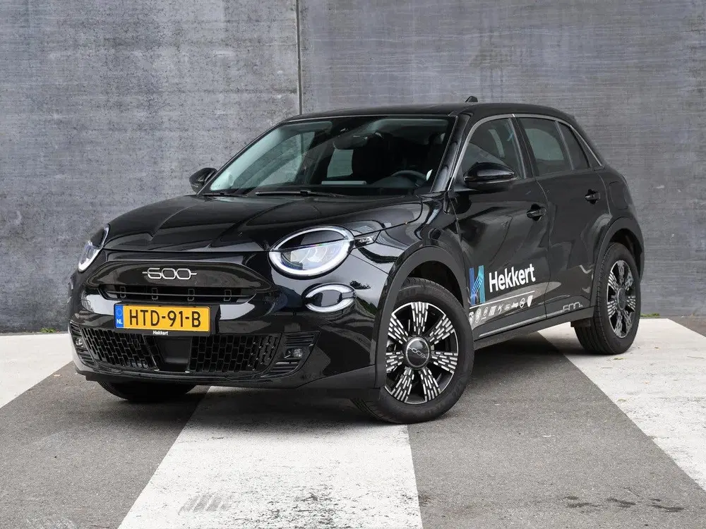 Fiat 600 Urban 1.2 Hybrid 110pk Automaat PDC ACHTER uit 2025