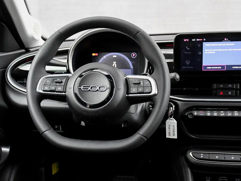 Fiat 600 Urban 1.2 Hybrid 110pk Automaat PDC ACHTER uit 2025, foto 14