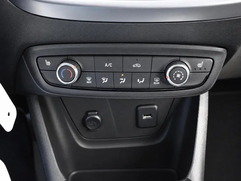 Opel Crossland 1.2 Edition uit 2022, foto 14