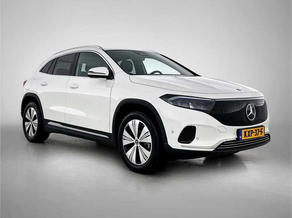 Mercedes-Benz EQA 250+ Luxury Line 71 kWh Ledkoplampen uit 2025, foto 13