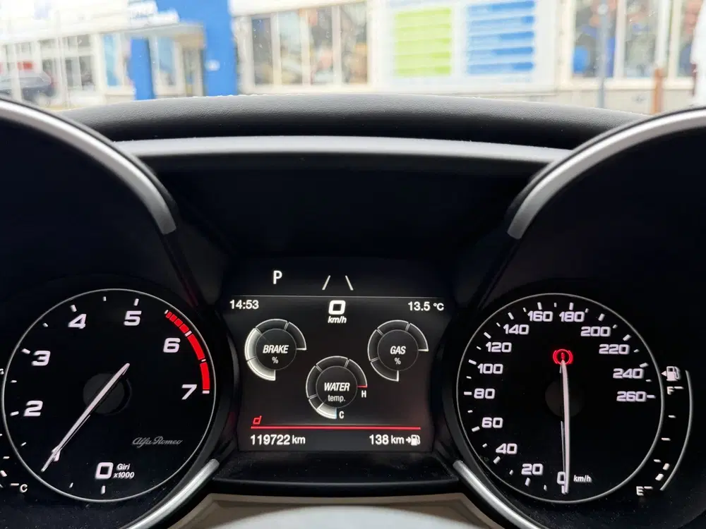 Alfa Romeo Giulia 2.0T TI 200pk Harman Kardon uit 2021, foto 14