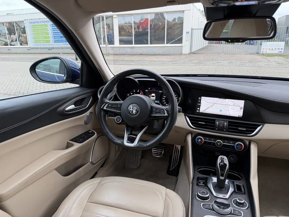 Alfa Romeo Giulia 2.0T TI 200pk Harman Kardon uit 2021, foto 6