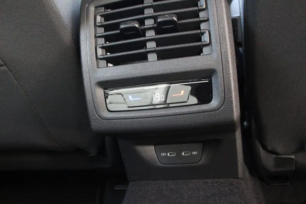 Volkswagen Golf 1.5 TSI Life Business uit 2021, foto 12