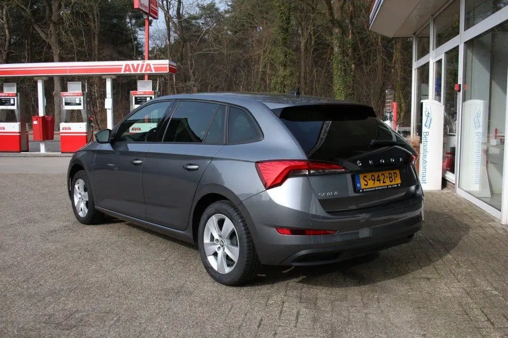 Skoda Scala 1.0 TSI Sport Business uit 2023, foto 2