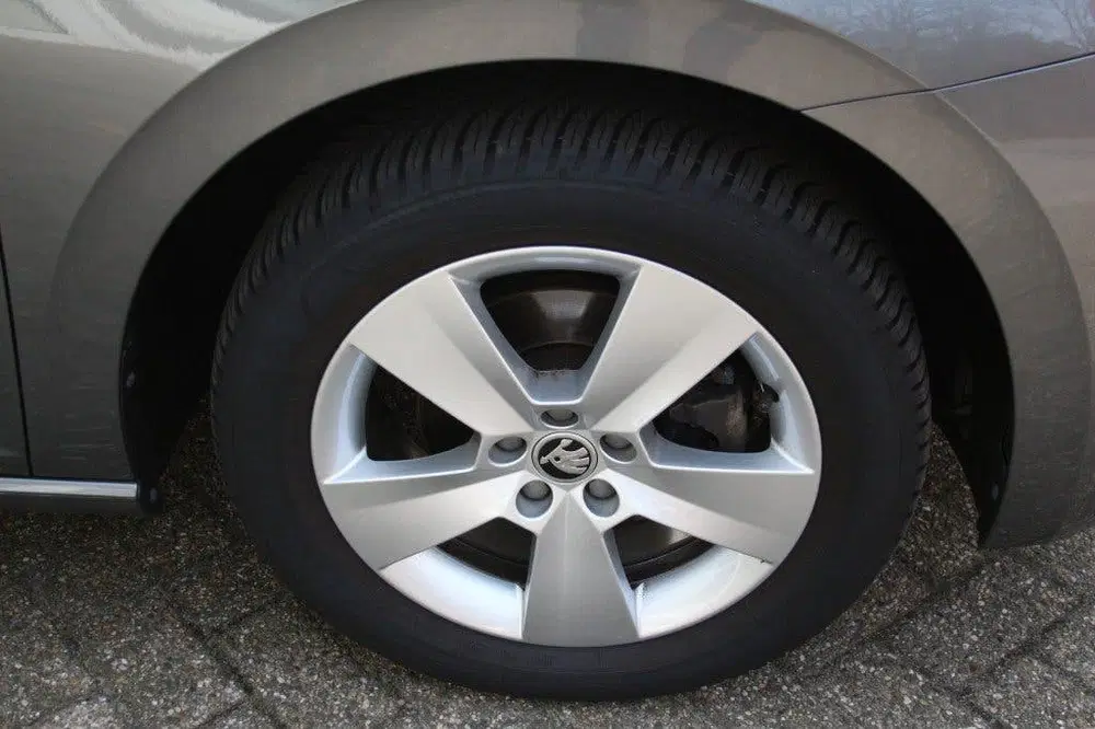 Skoda Scala 1.0 TSI Sport Business uit 2023, foto 3