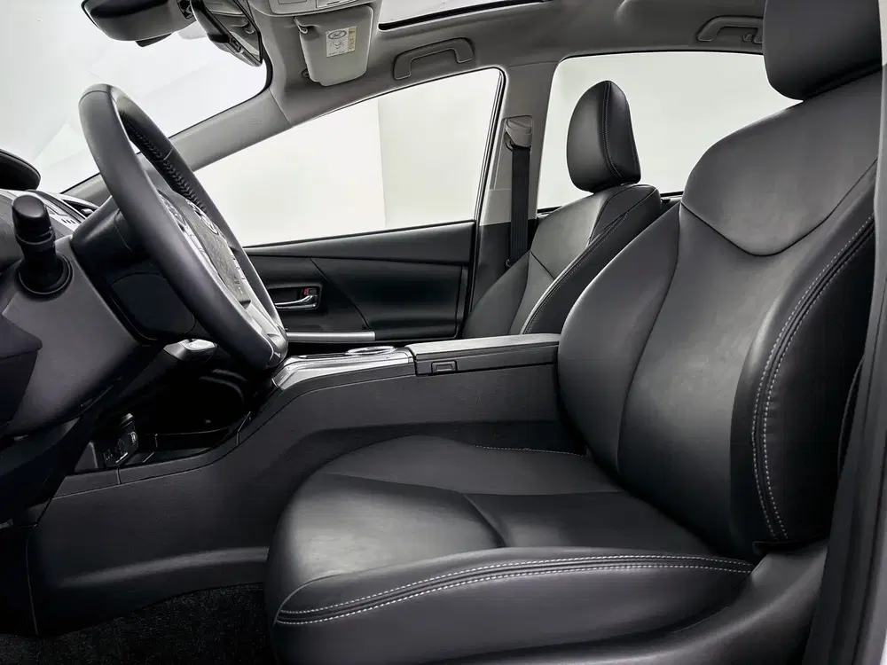 Toyota Prius Prius+ uit 2021, foto 4
