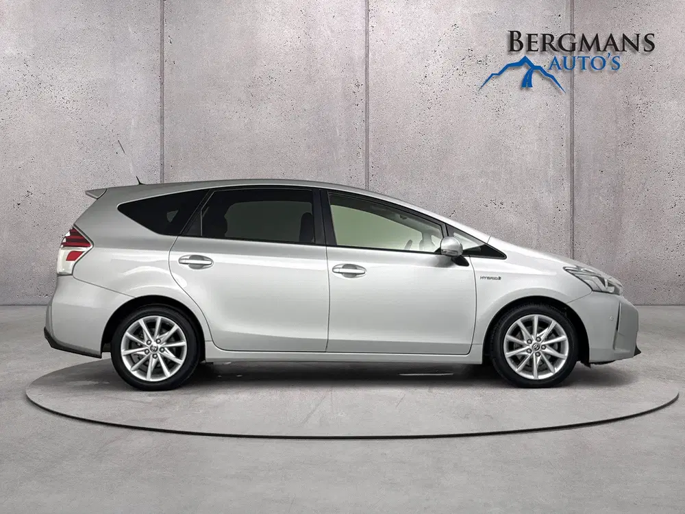 Toyota Prius Prius+ uit 2021, foto 9