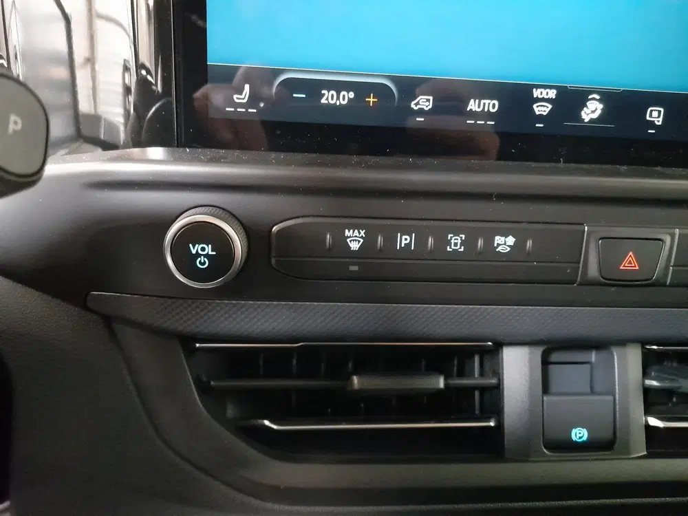 Ford Transit Custom 320 2.0 TDCI L2H1 Limited Automaat Clima uit 2024, foto 5