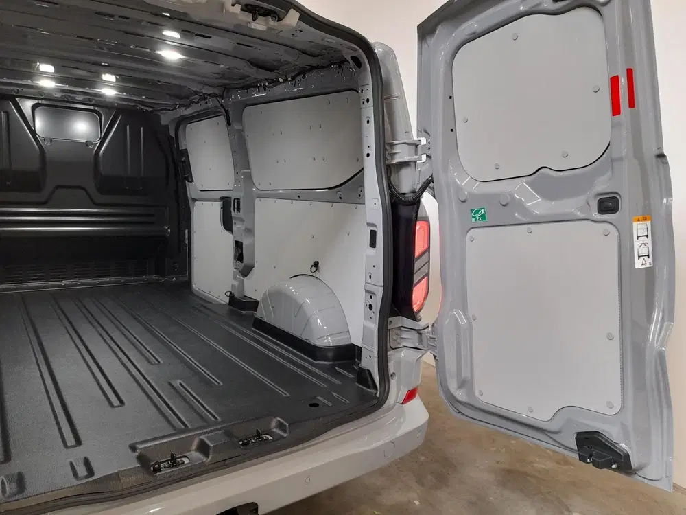 Ford Transit Custom 320 2.0 TDCI L2H1 Limited Automaat Clima uit 2024, foto 8