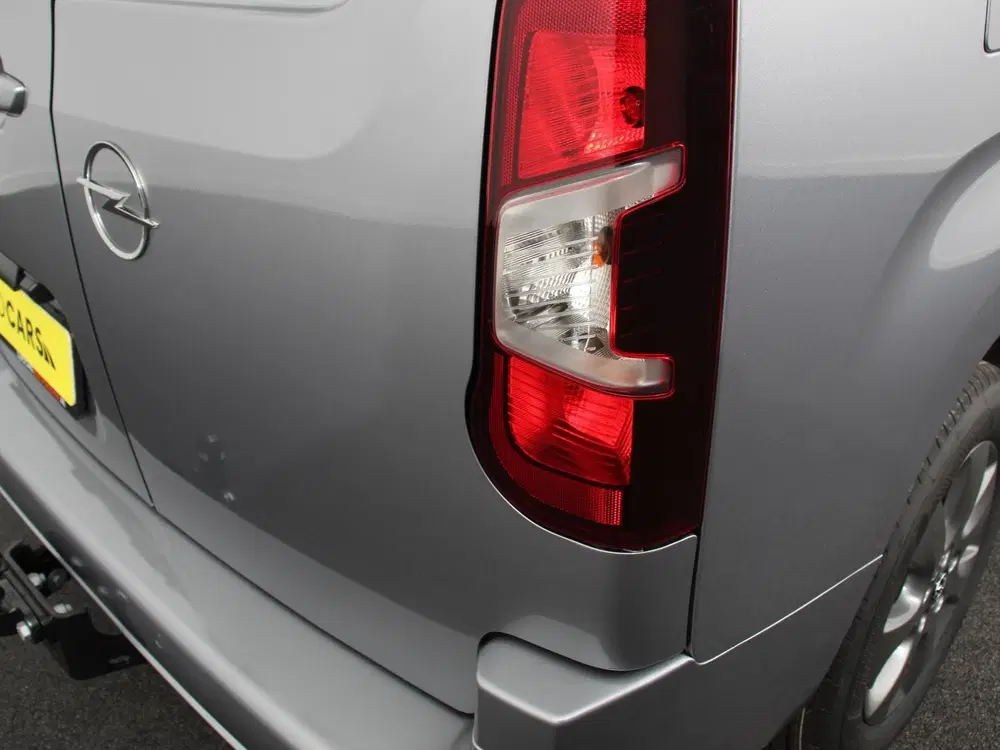 Opel Combo 1.5 BlueHDi 130pk L2 Automaat Apple Carpla uit 2024, foto 10