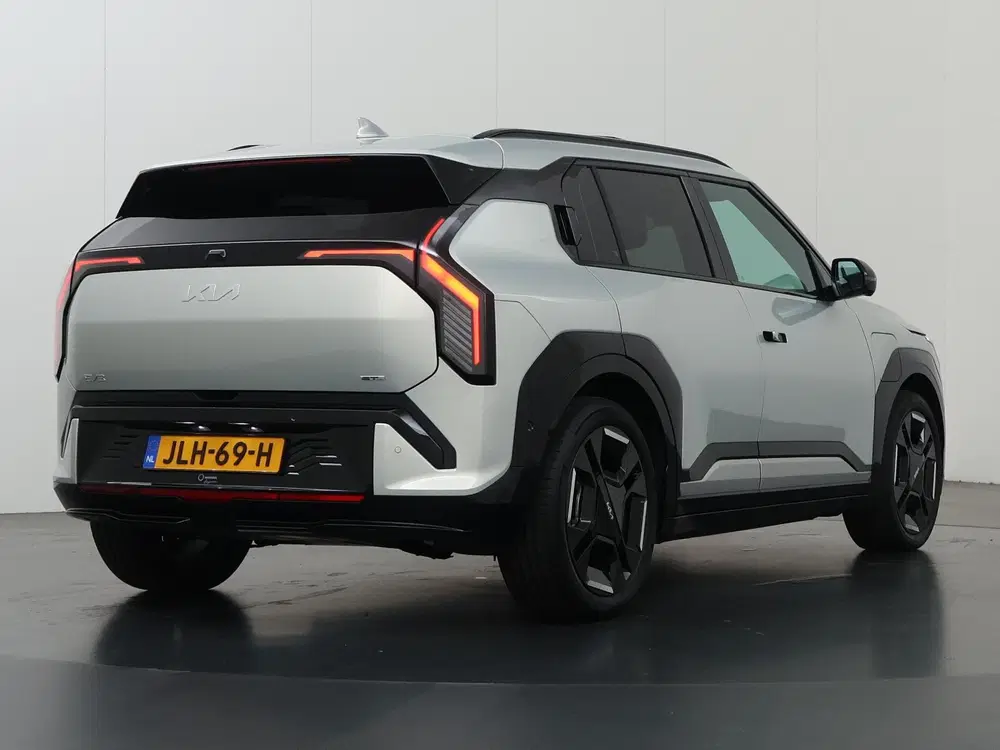 Kia EV3 GT-PlusLine 81.4 kWh uit 2025, foto 2