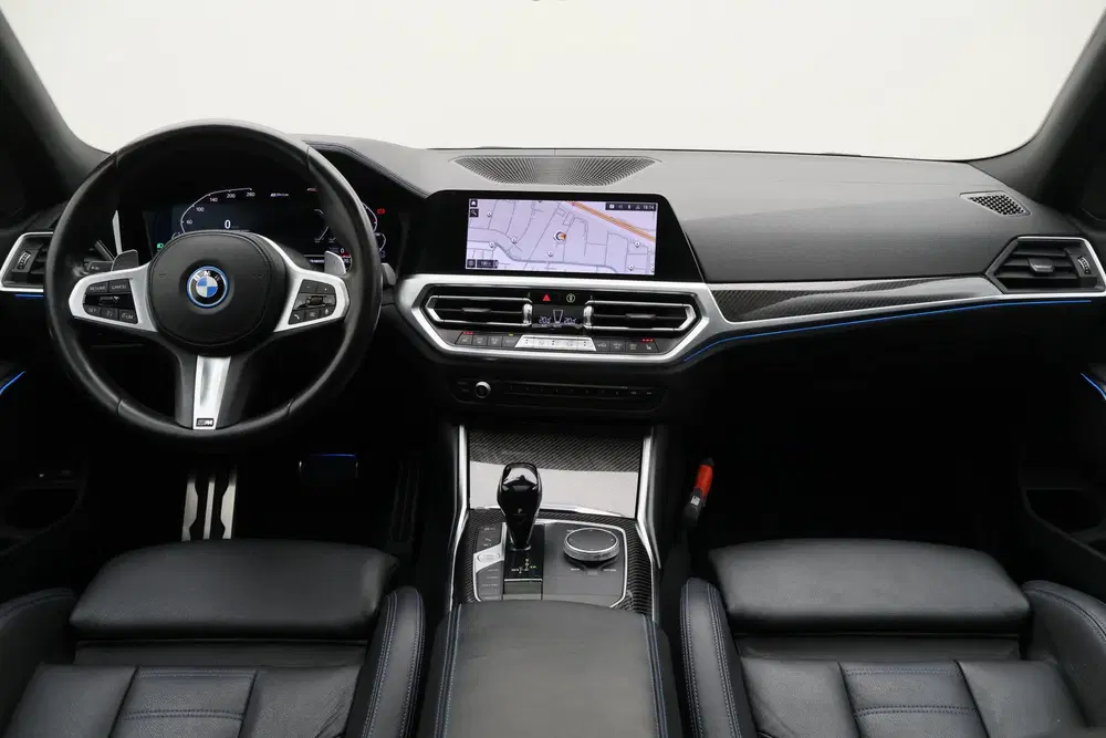 BMW 3-serie 3 Serie Touring 330e Business Edition Plus uit 2022, foto 2