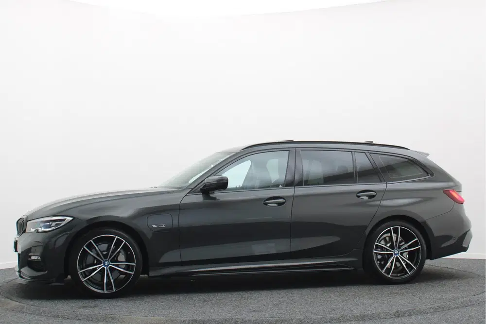BMW 3-serie 3 Serie Touring 330e Business Edition Plus uit 2022, foto 7