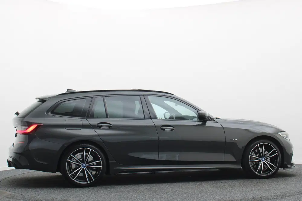 BMW 3-serie 3 Serie Touring 330e Business Edition Plus uit 2022, foto 8
