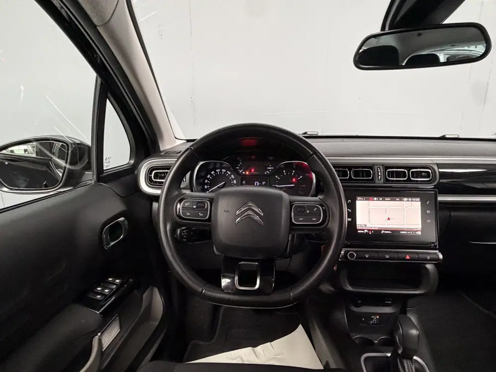 Citroën C3 1.2 PureTech S&S Shine Automaat uit 2019, foto 2