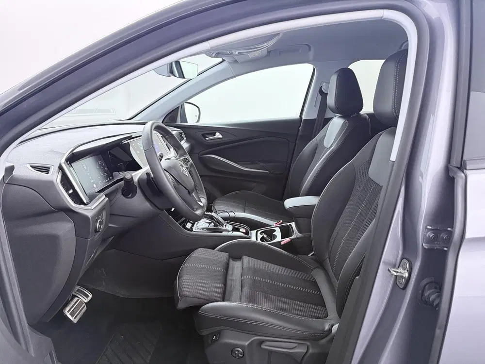 Opel Grandland 1.6 Turbo Plug-In Hybrid uit 2023, foto 6
