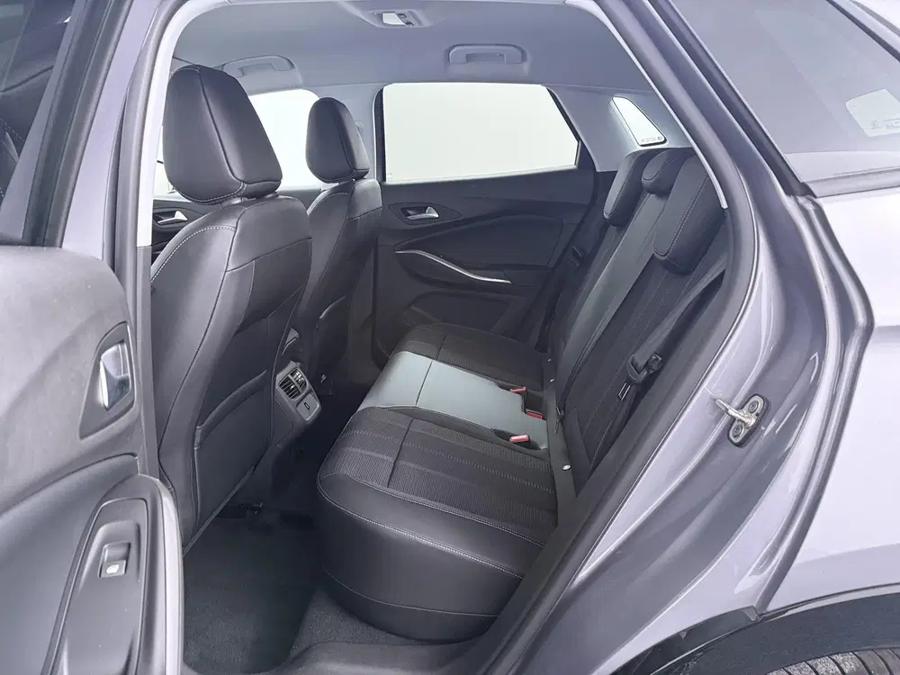 Opel Grandland 1.6 Turbo Plug-In Hybrid uit 2023, foto 7