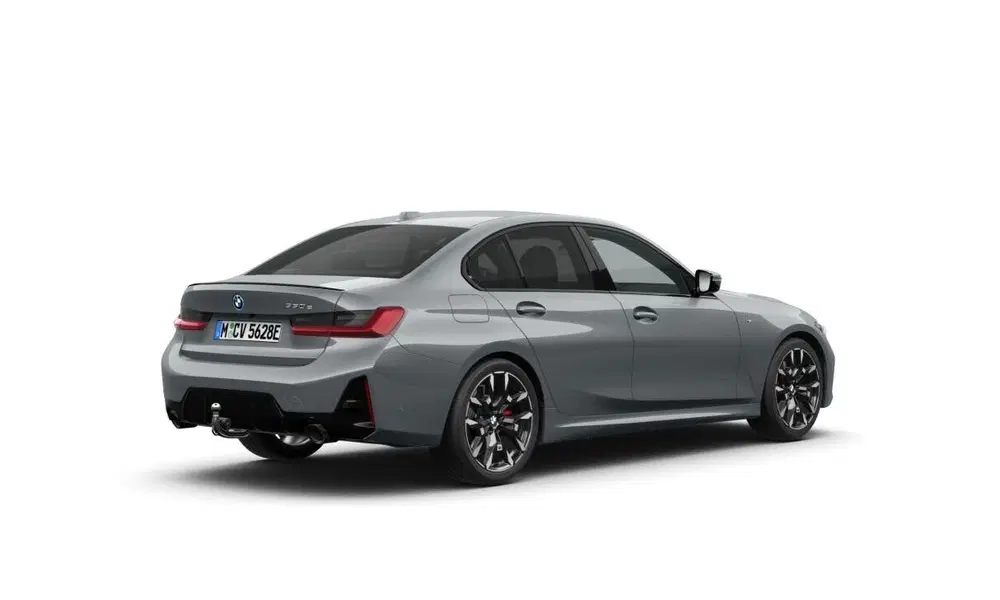 BMW 3-serie Sedan 330e M Sport Pro uit 2026, foto 2