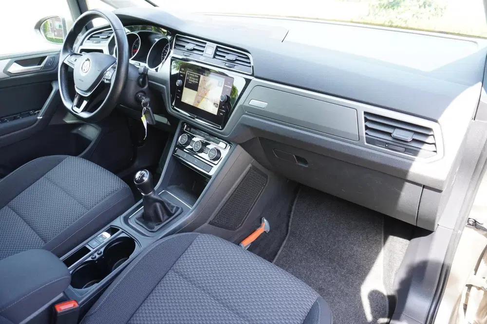 Volkswagen Touran 1.0 TSI Highline Business R 7pers Navi Pdc uit 2019, foto 10
