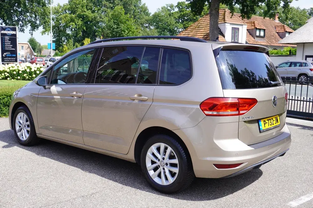 Volkswagen Touran 1.0 TSI Highline Business R 7pers Navi Pdc uit 2019, foto 3