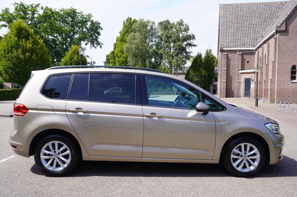 Volkswagen Touran 1.0 TSI Highline Business R 7pers Navi Pdc uit 2019, foto 5