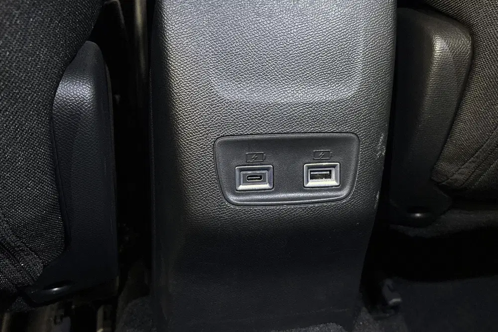Peugeot 2008 1.2 Hybrid 145 Allure Keyless Camera Adapt uit 2025, foto 11