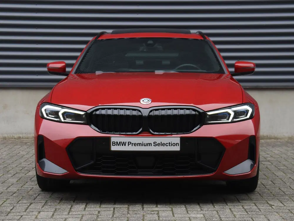 BMW 3-serie Touring 330e uit 2022, foto 3