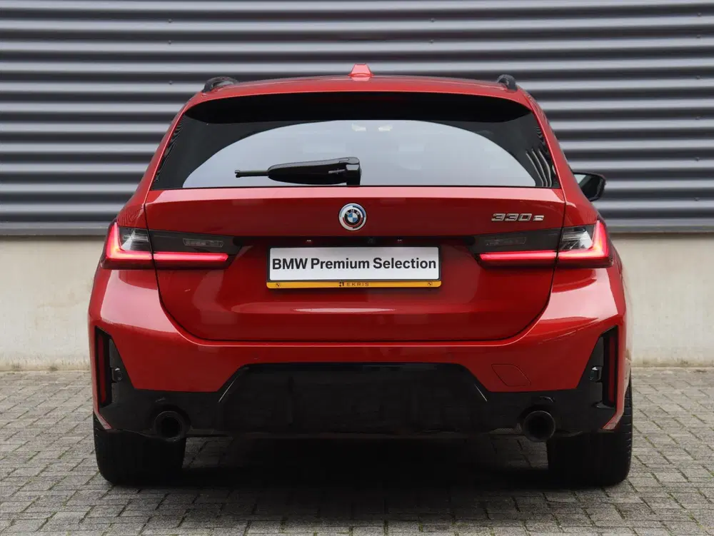 BMW 3-serie Touring 330e uit 2022, foto 4