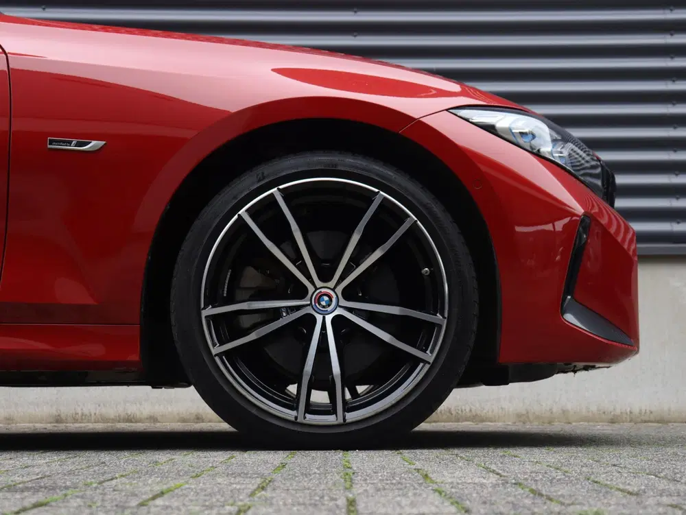 BMW 3-serie Touring 330e uit 2022, foto 6