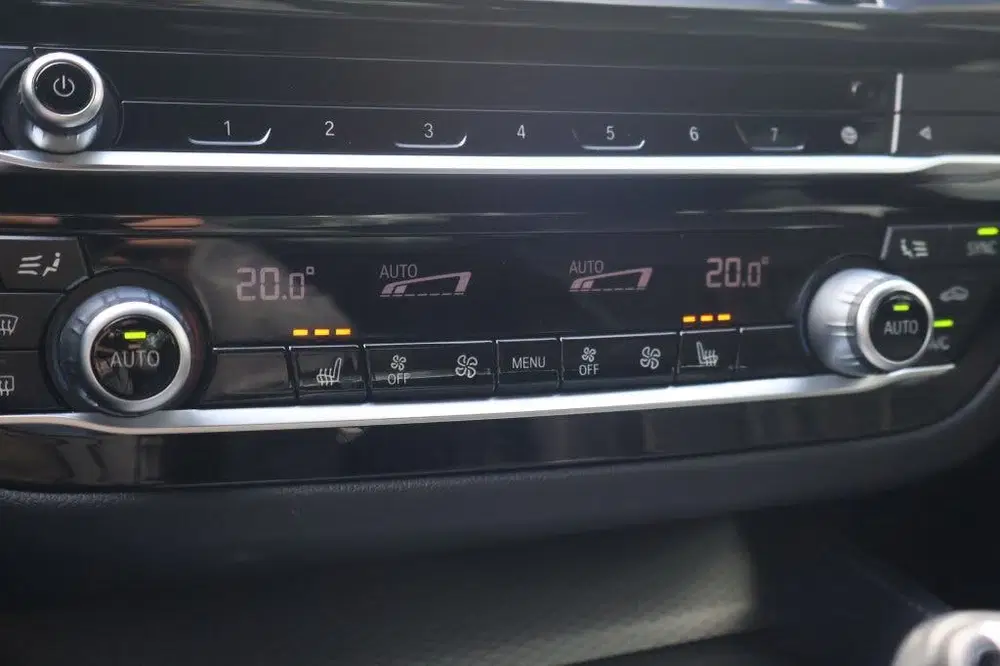 BMW 5-serie (g30) 520i M-Sport 184pk uit 2020, foto 14